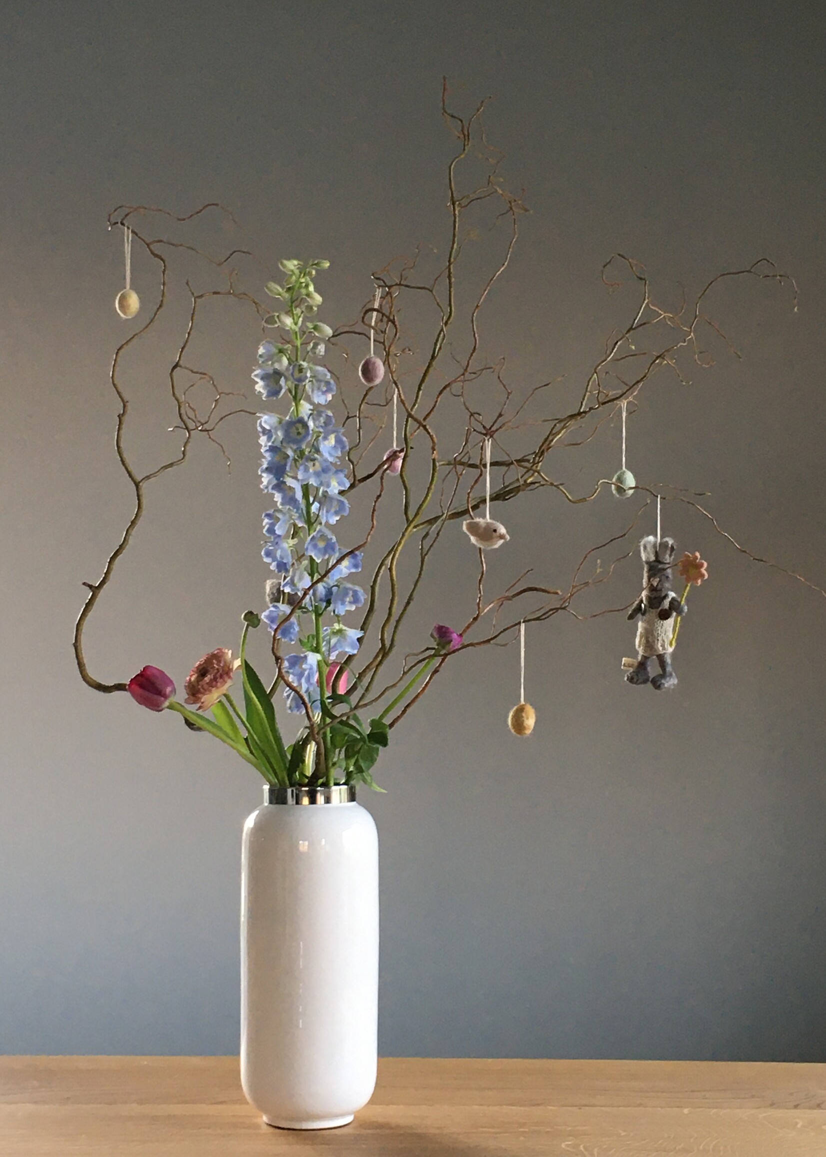 Giftcompany Saigon vaas wit met zilveren metalen rand 30 cm hoog