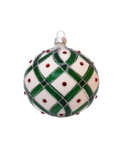 Witte Kerstballen met Groen Ruitpatroon en Rode Steentjes