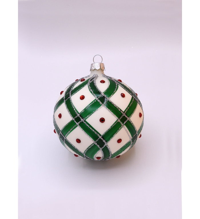 Set van 3 kerstballen wit met een groen ruitpatroon en rode steentjes 8 cm