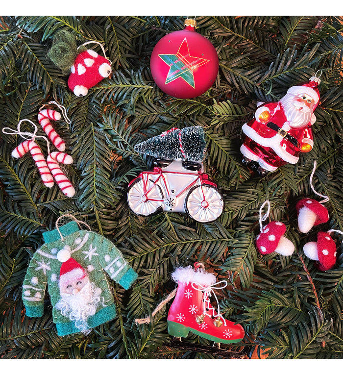 Sass & Belle fiets kerstbal met kerstboom - rode fiets kerstboomdecoratie 11,5 cm