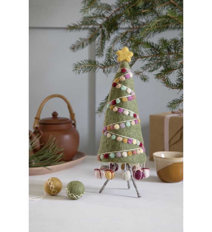 Én Gry & Sif Versierde kerstboom met kerstslinger, cadeautjes en gele ster - staand model - 35 cm