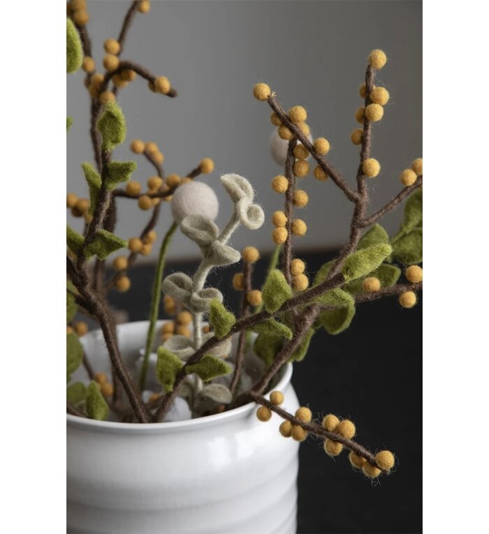 Én Gry & Sif Vilten Tak met gele besjes gemaakt 60 cm