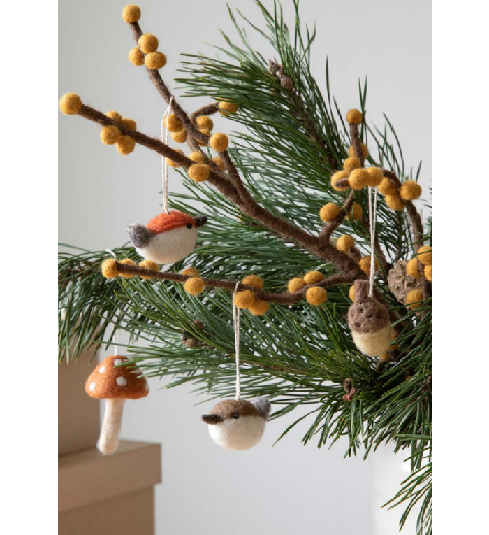 Én Gry & Sif Vilten Tak met gele besjes gemaakt 60 cm