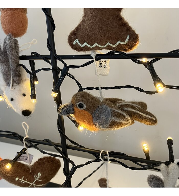 Én Gry & Sif drie handgemaakte vilten rendier gezichten - bruin en grijs - kerstboom decoratie hangertjes