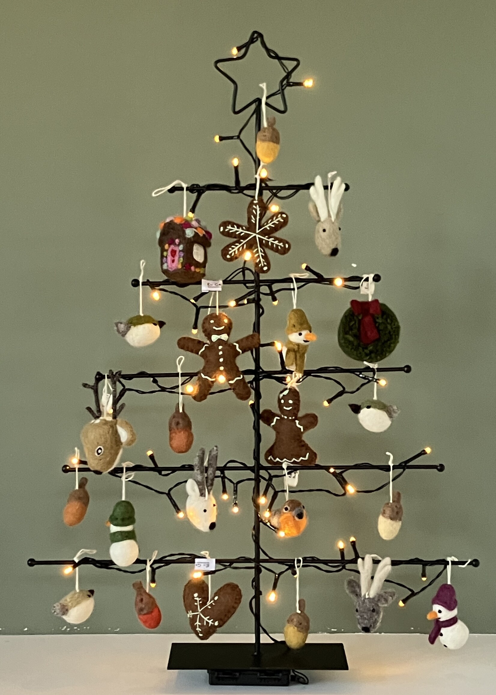 Én Gry & Sif handgemaakte vilten gingerbread ster & hartje - kerstboom decoratie hangertjes
