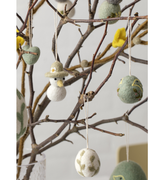 Én Gry & Sif Drie vilten paaseitjes met geborduurde blaadjes