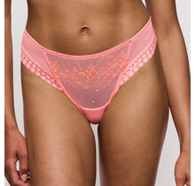 Annaelle - String