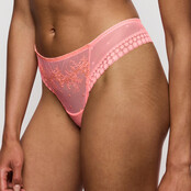 Annaelle - String
