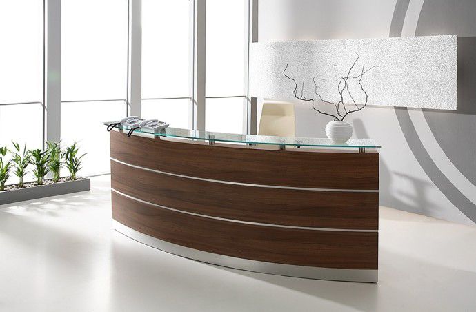 Gebogene Empfangstheke Perfect 230 cm in Holzdekor – elegante Bogenform für repräsentativen Empfang