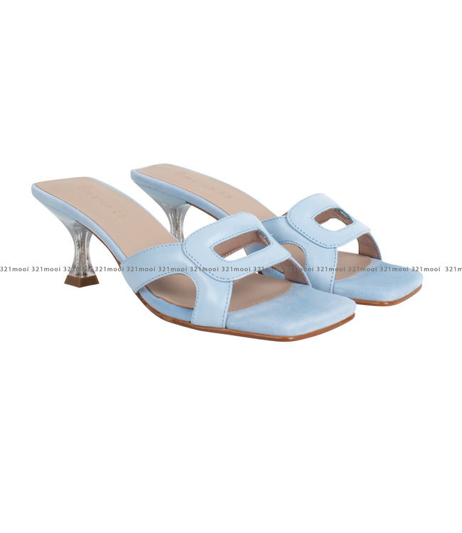 MARCH23 - Sarah - Sky ⎜ WEBSHOP - grande