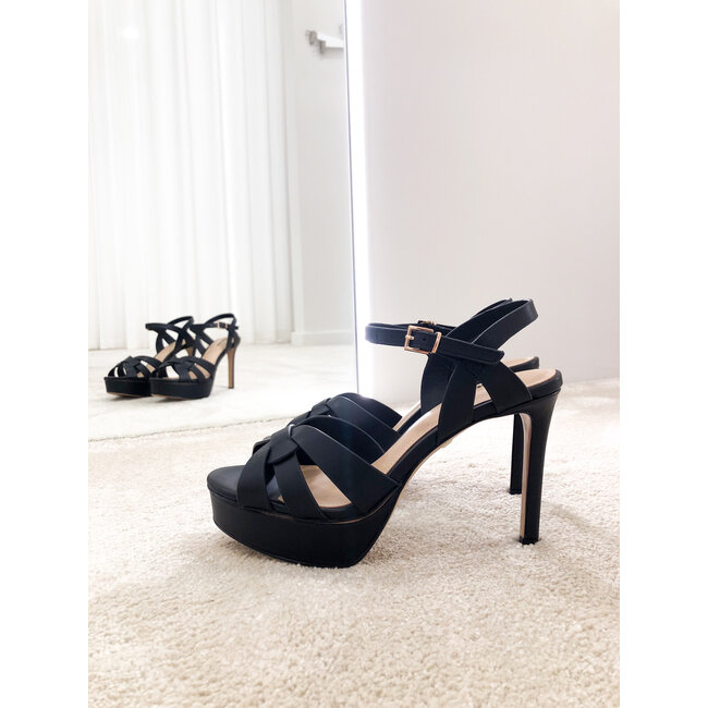 Lola Cruz 415P10BK-L-V24 02-BLACK