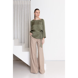 AC by Annelien Coorevits AC by Annelien - Blouse NATHALIE boothals, 3/4 mouw, langer model khaki
