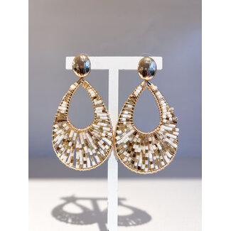 Selected by Kelly oorbellen KSS26 014 kraal hanger wit/beige