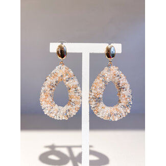 Selected by Kelly oorbellen KSS26 010 druppel kraal wit grijs