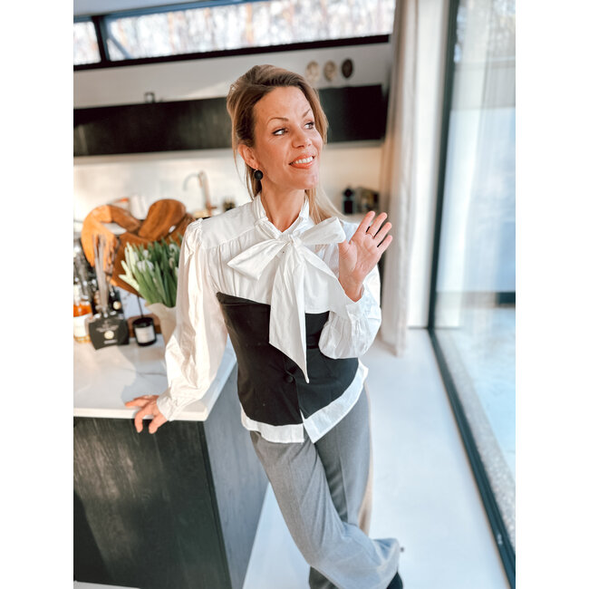 BLOUSE STRIK WHITE W33660 S25