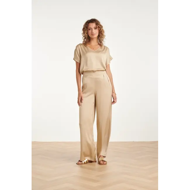 V-HALS TOP VISCOSE SATIJNGLANS SAND