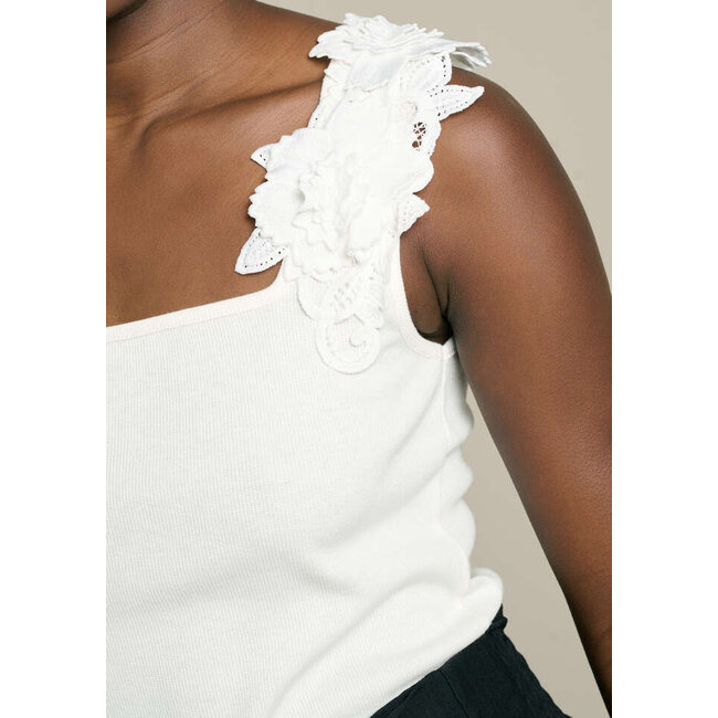 TOP FLODEB WHITE FLOWER
