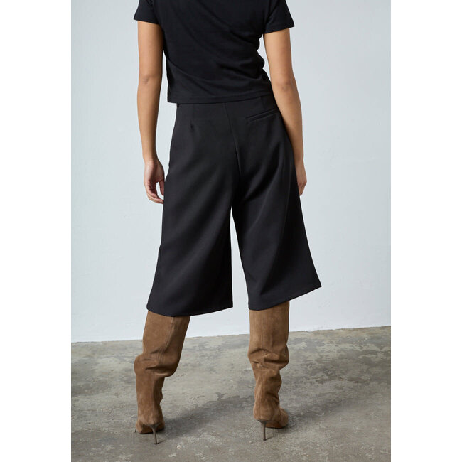 BERMUDA/ SHORT GREAT BLACK