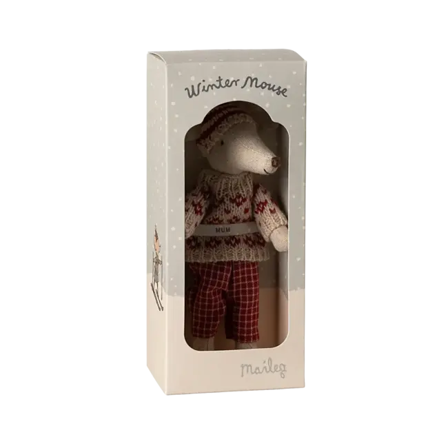MAILEG MAMAN SOURIS MAILEG 15CM - SKIEUR AVEC BONNET ROUGE