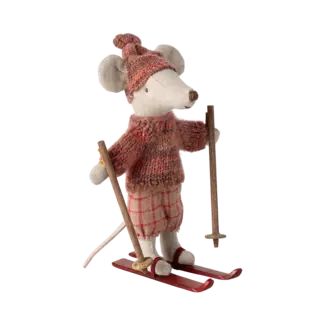 MAILEG GRANDE SOEUR SOURIS MAILEG 13CM - SKIEUR AVEC BONNET ROSE