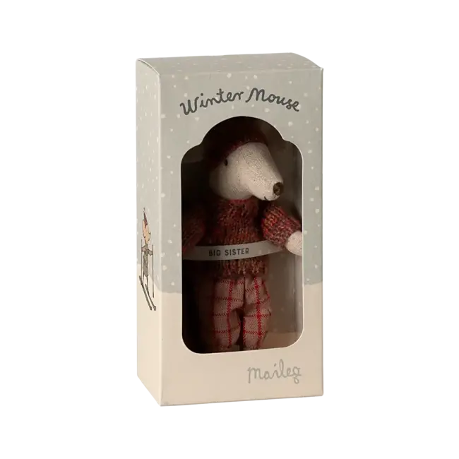 MAILEG GRANDE SOEUR SOURIS MAILEG 13CM - SKIEUR AVEC BONNET ROSE