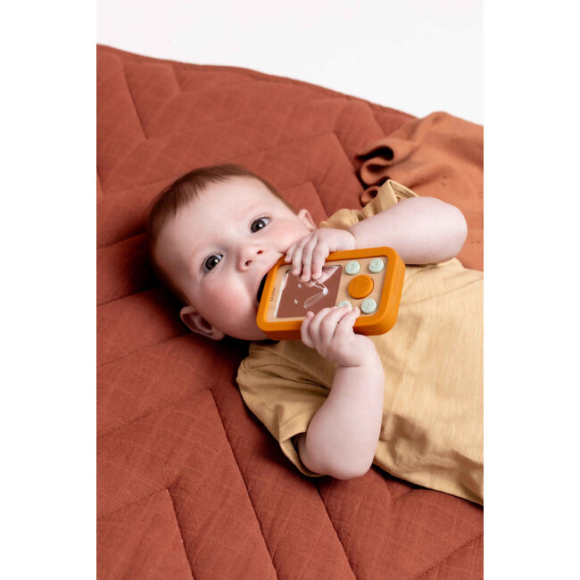 TRIXIE TELEPHONE EN BOIS ET SILICONE - MR. FOX