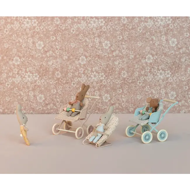 MAILEG POUSSETTE EN MÉTAL BLEU CIEL - POUR BÉBÉS SOURIS