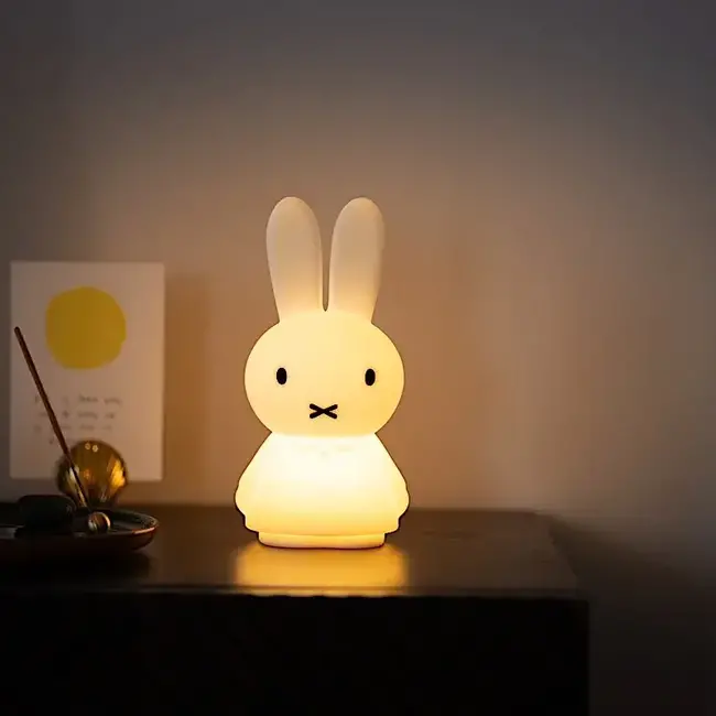 MR MARIA VEILLEUSE LAPIN MIFFY - TACTILE SHINES 23CM