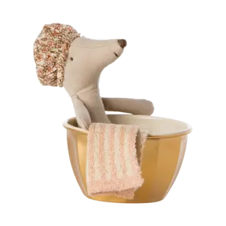 MAILEG GRANDE SOEUR SOURIS 13CM - MOMENT DE DÉTENTE