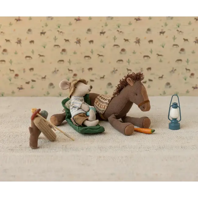 MAILEG GRAND FRÈRE SOURIS 13CM - RANDONNEUR RAYURES BLEUES - COLLECTION CAMPING