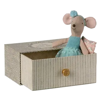 MAILEG PETITE SOEUR SOURIS 10CM - BALLERINE BLEUE DANS SON LIT TIROIR