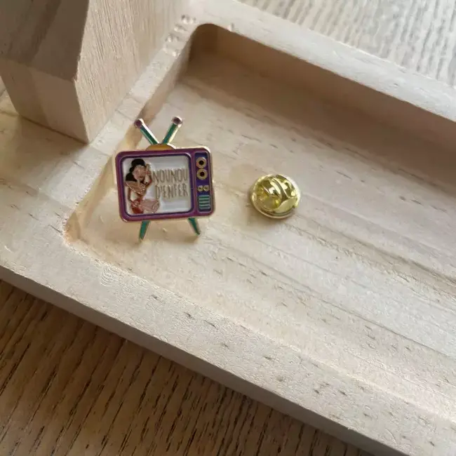 MADAME LA MOUETTE PIN'S BIJOU - NOUNOU D'ENFER