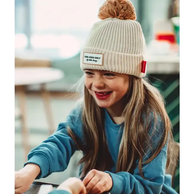 HELLO HOSSY BONNET ENFANT POMPON "BLOCK" SANDY