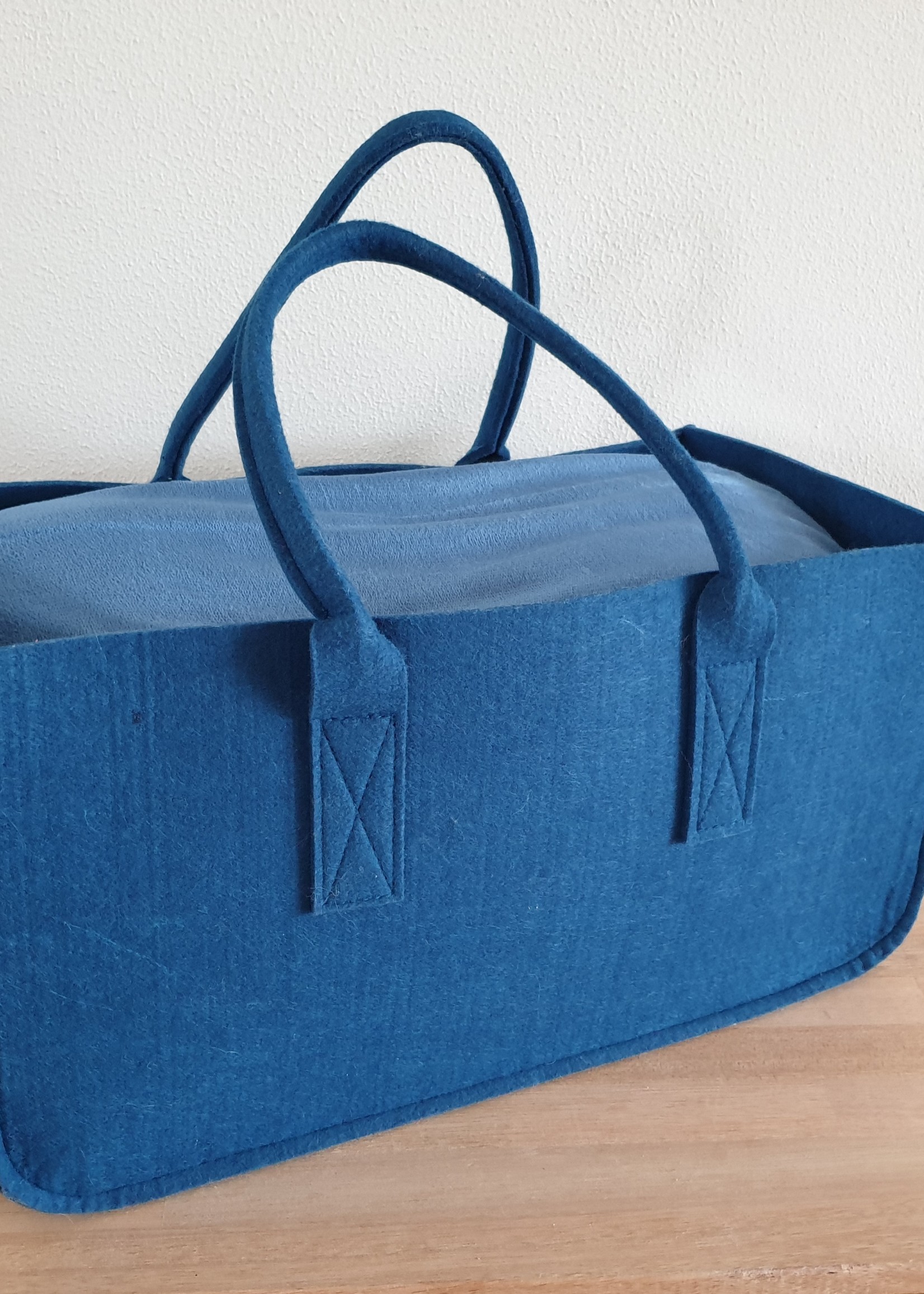 Present Time Magazine Holder Mellow blue