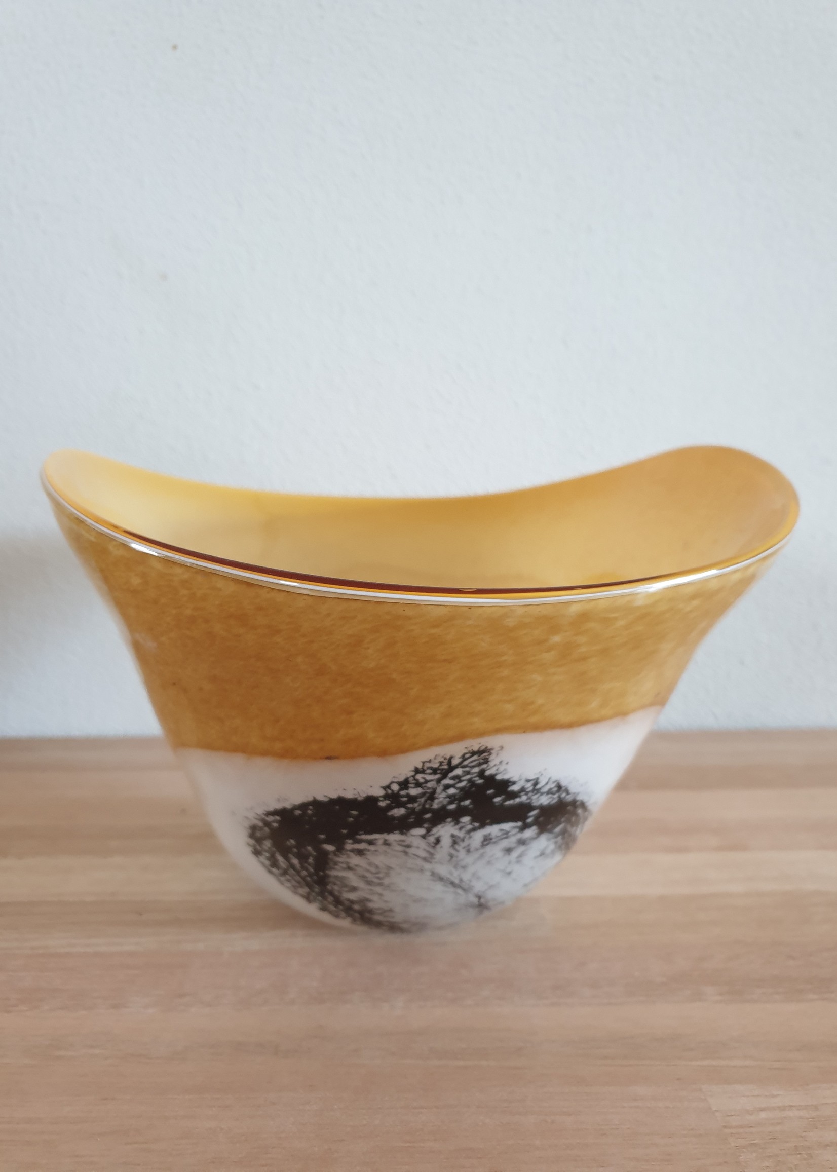 Diga Colmore Venlo B.V. Vaas  handmade mouthblown gold