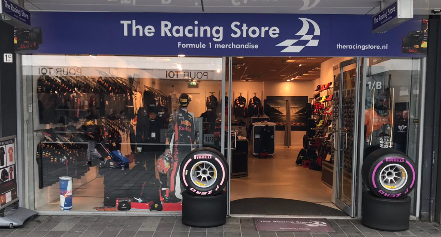 Rijd weg Renderen opening The Racing Store Rotterdam - THE RACING STORES B.V.
