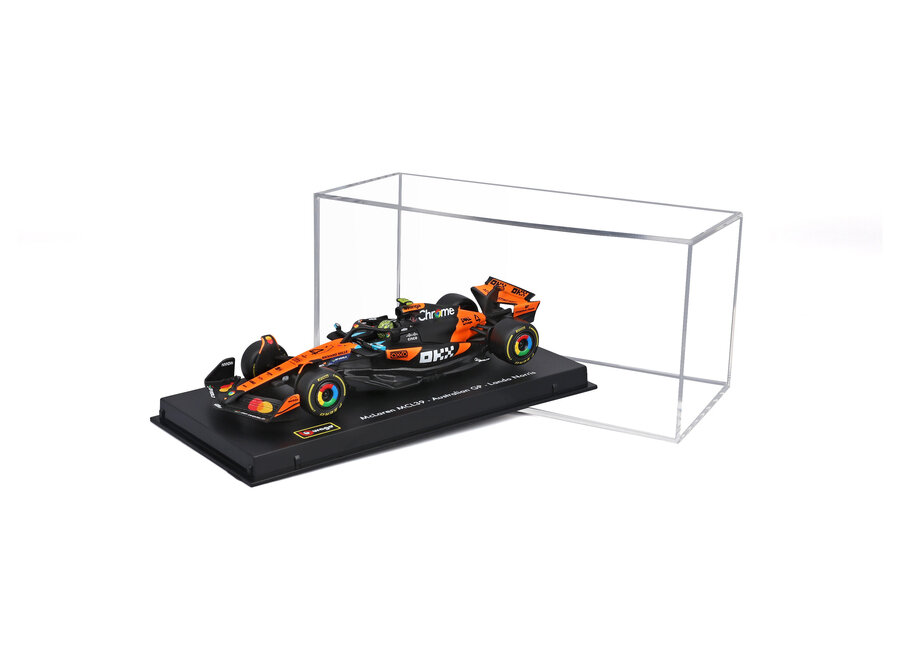 Lando Norris Mclaren MCL39 #4 Burago Seizoenscar with helmet 2025 1:43