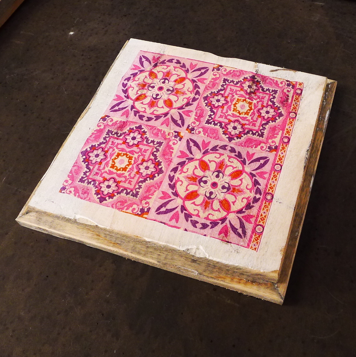 wooden tile old dutch inda pink out-2
