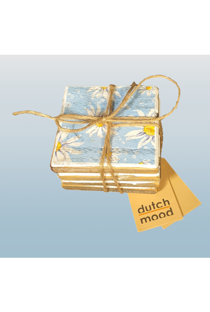 onderzetter 9x9 beker madeliefjes in blauw