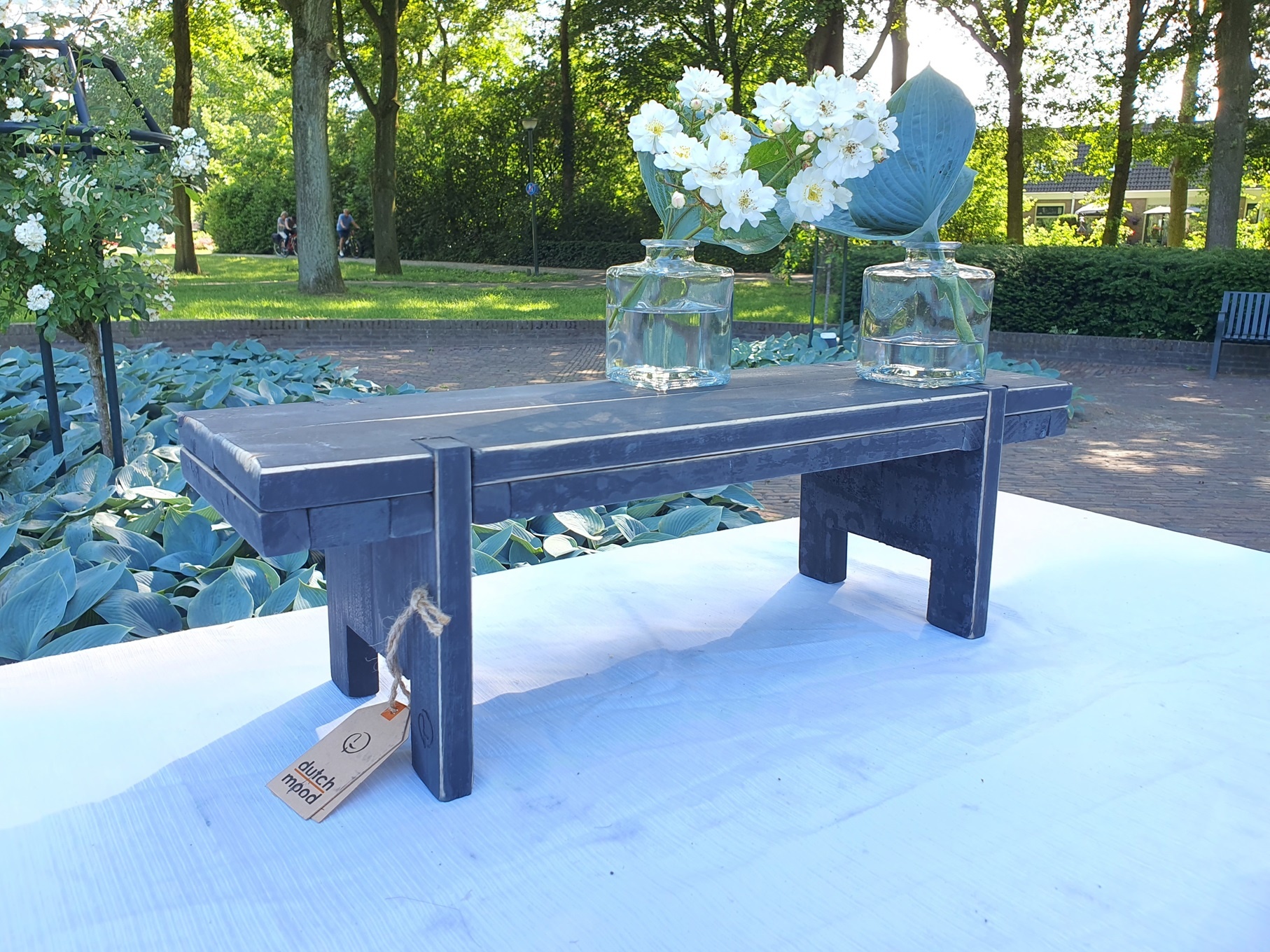 home dec  black berlin   window table 58-5