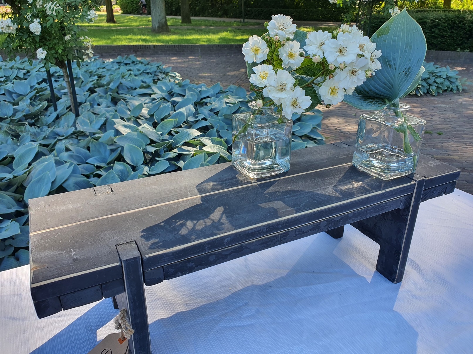 home dec  black berlin   window table 58-6