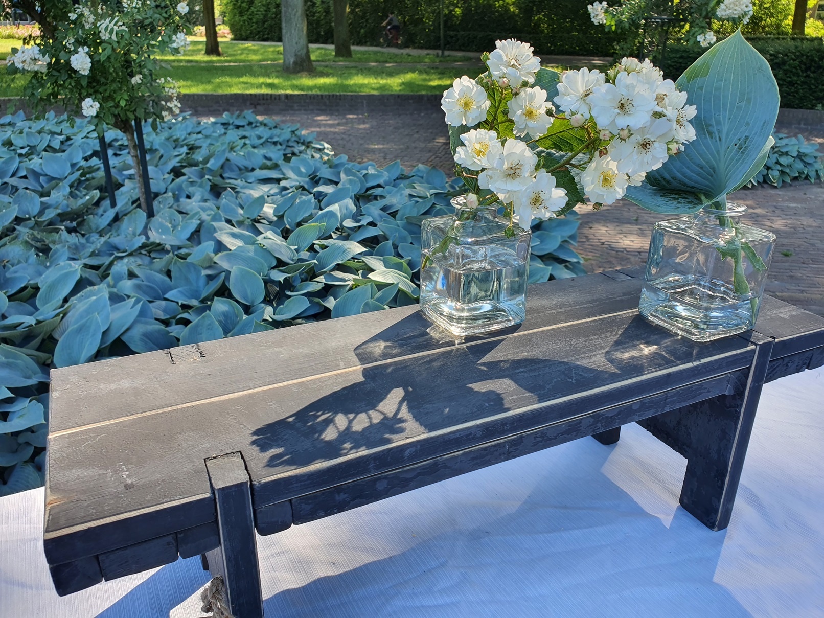 home dec  black berlin   window table 58-7