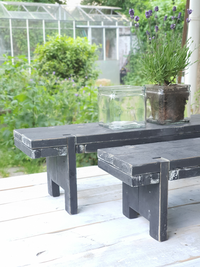 home dec  black berlin   window table 58-3