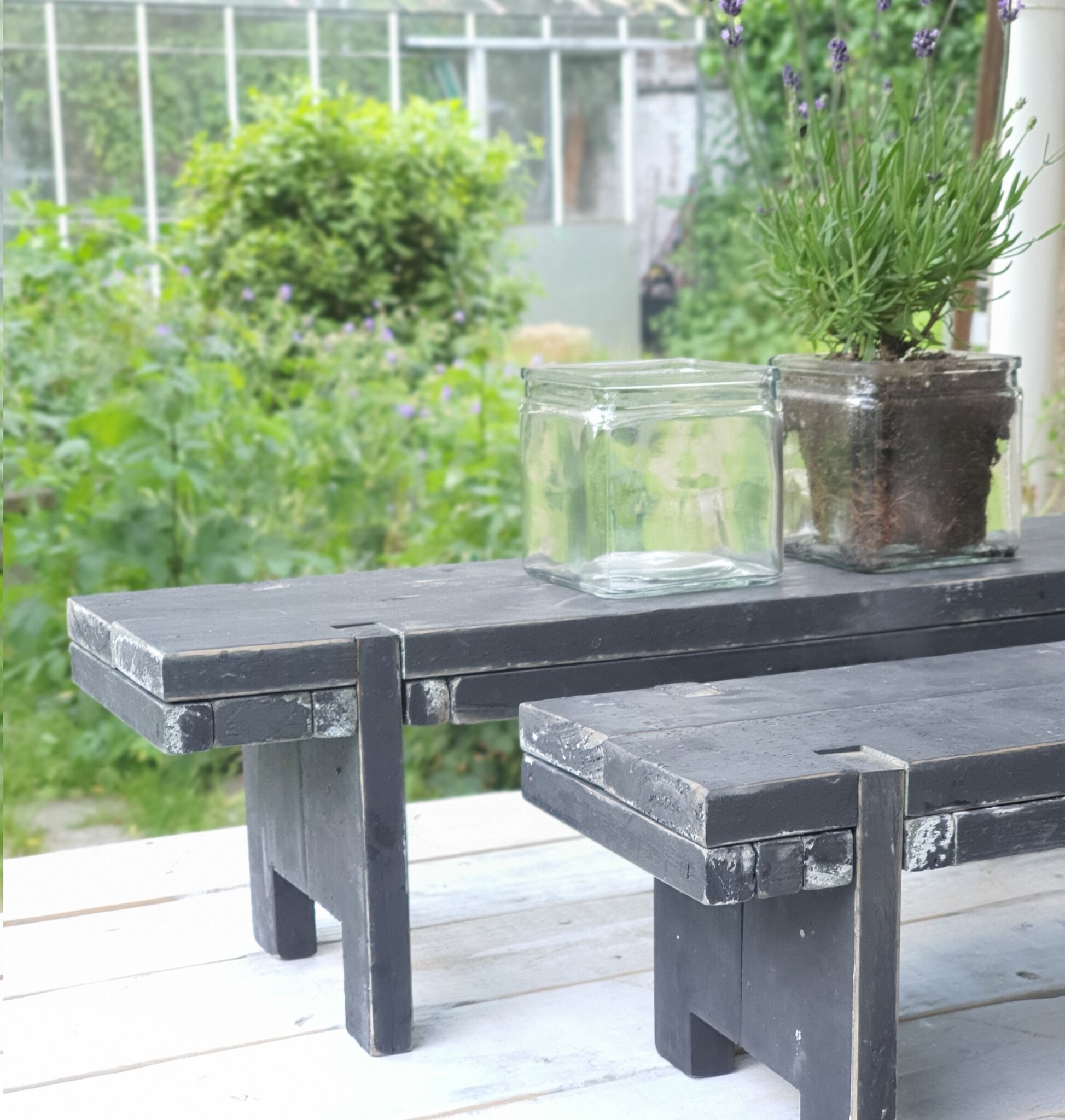 home dec  black berlin   window table 38-2