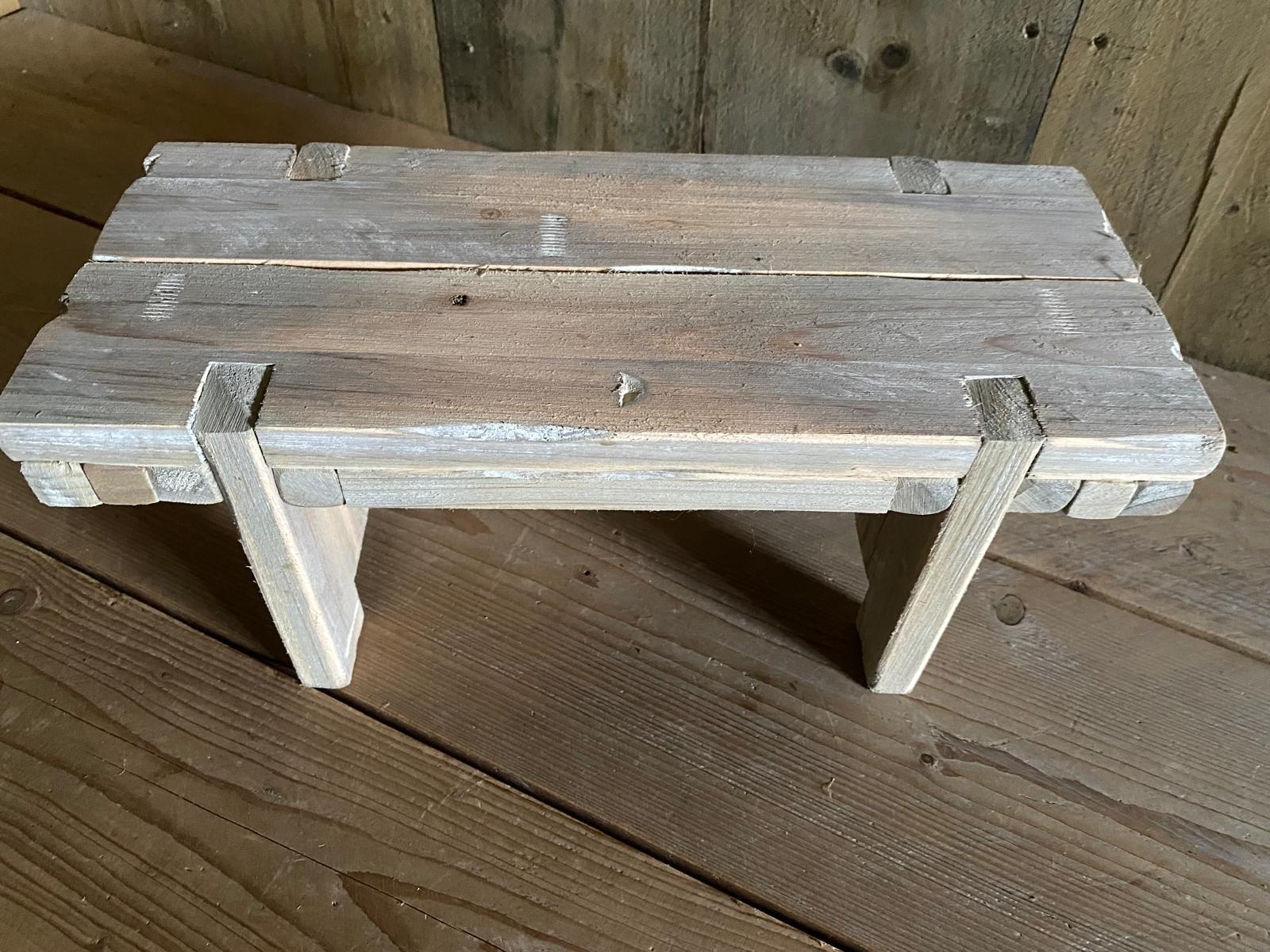 home dec    old dutch    window table 38-5