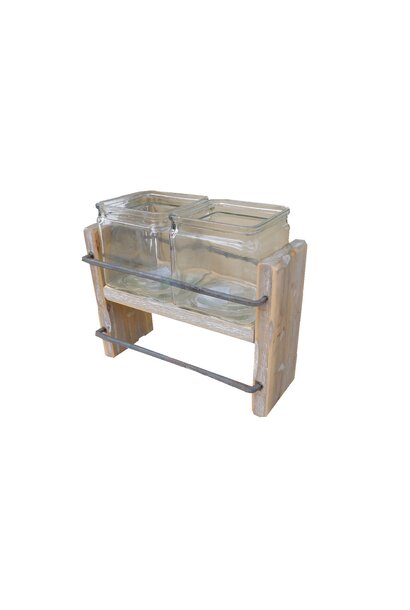 glass on foot with 2 cube glass