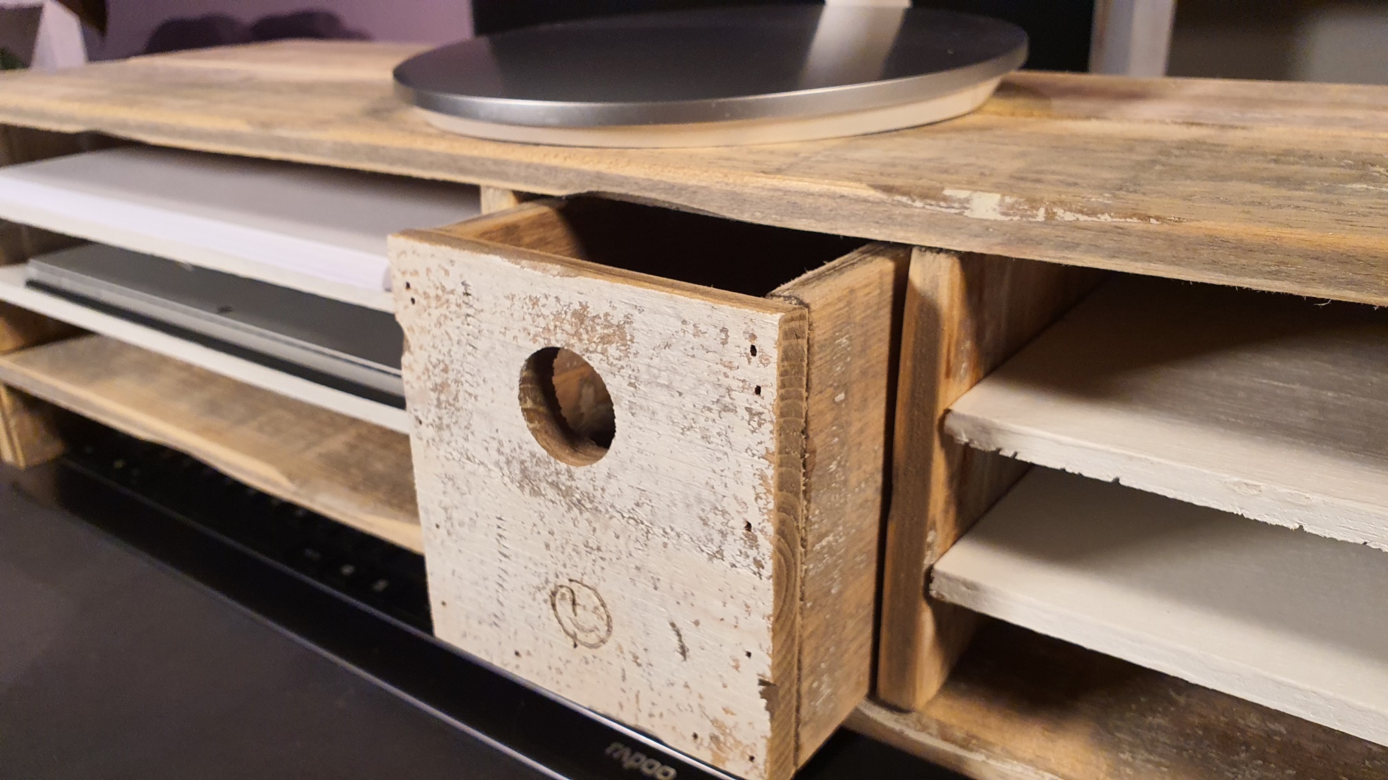 home dec	old dutch	desk org draw 12-9