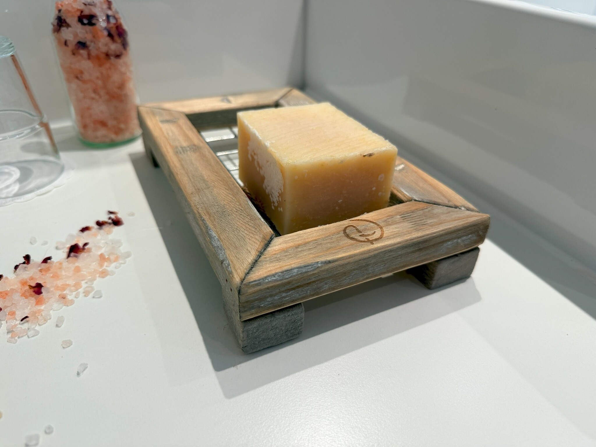 home dec old dutch soap  tray 23-6