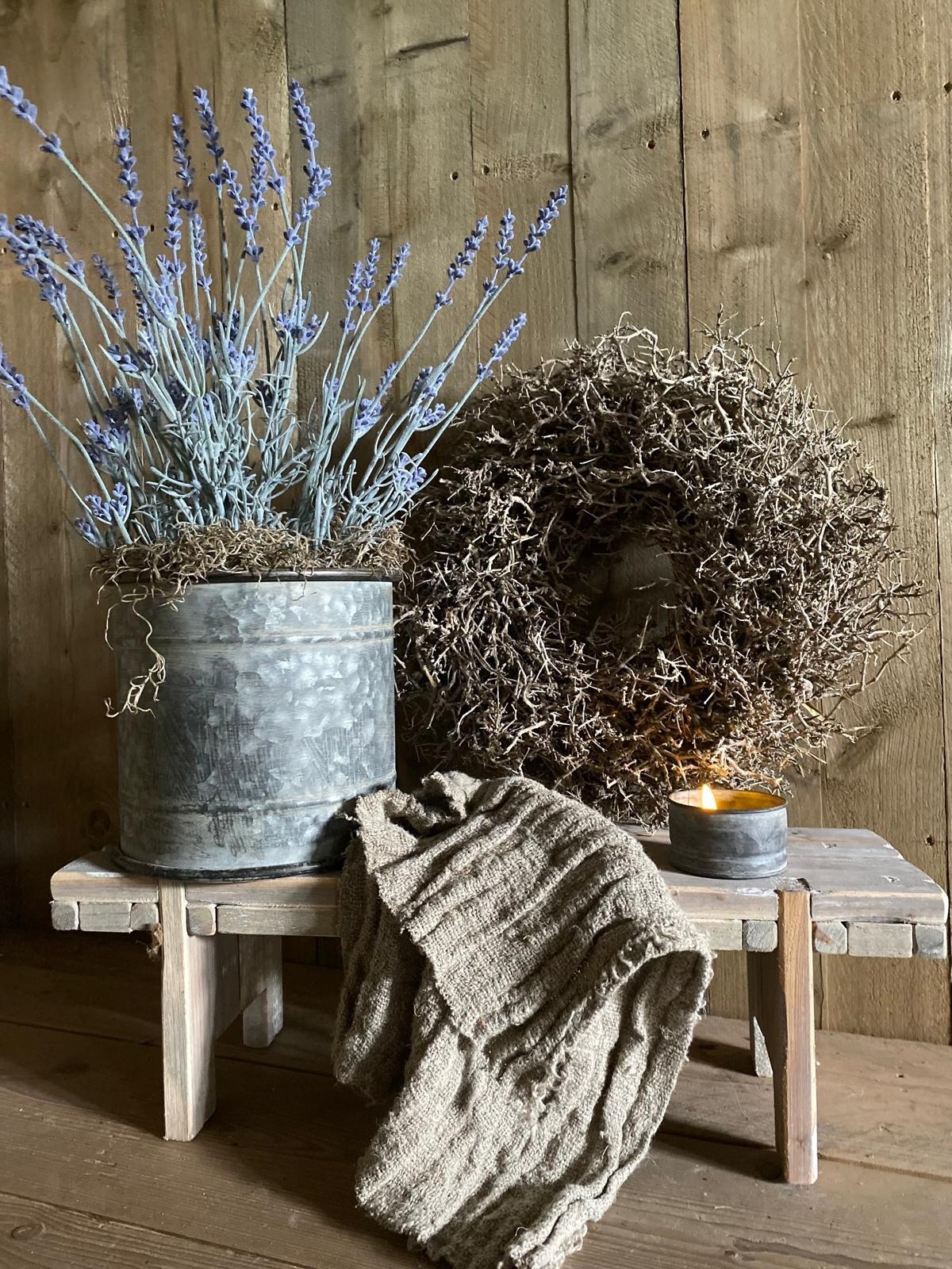 home dec    old dutch    window table 58-8
