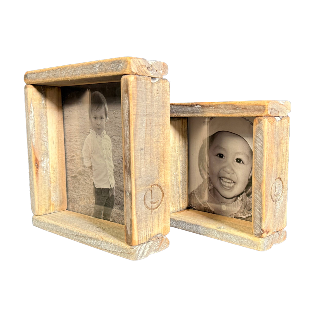 vierkante fotolijstjes met dikke houten rand Dutch Mood